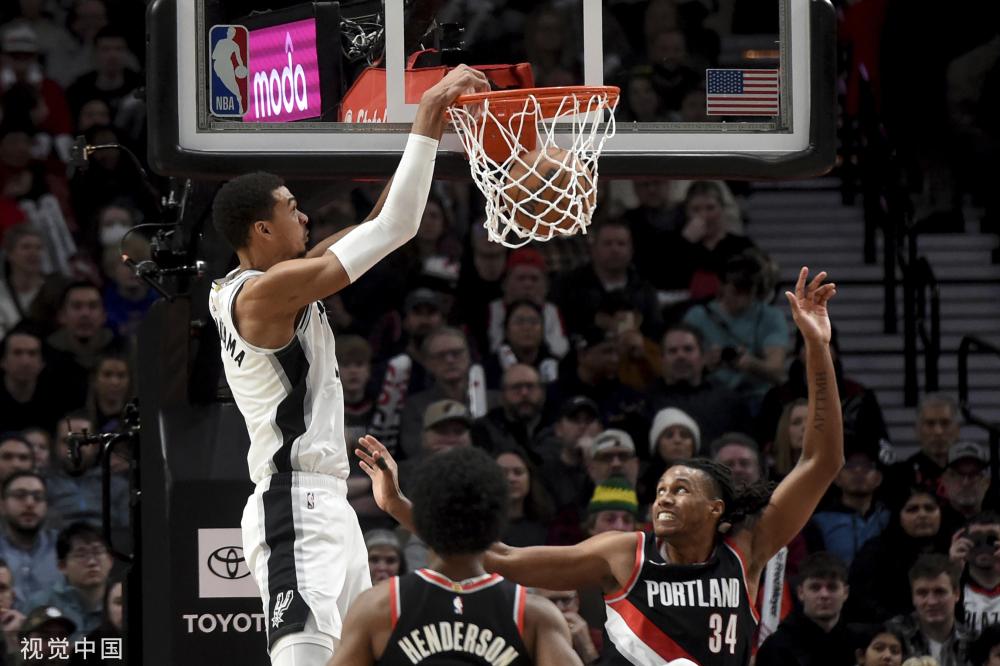 但从他的眼 但从他的眼