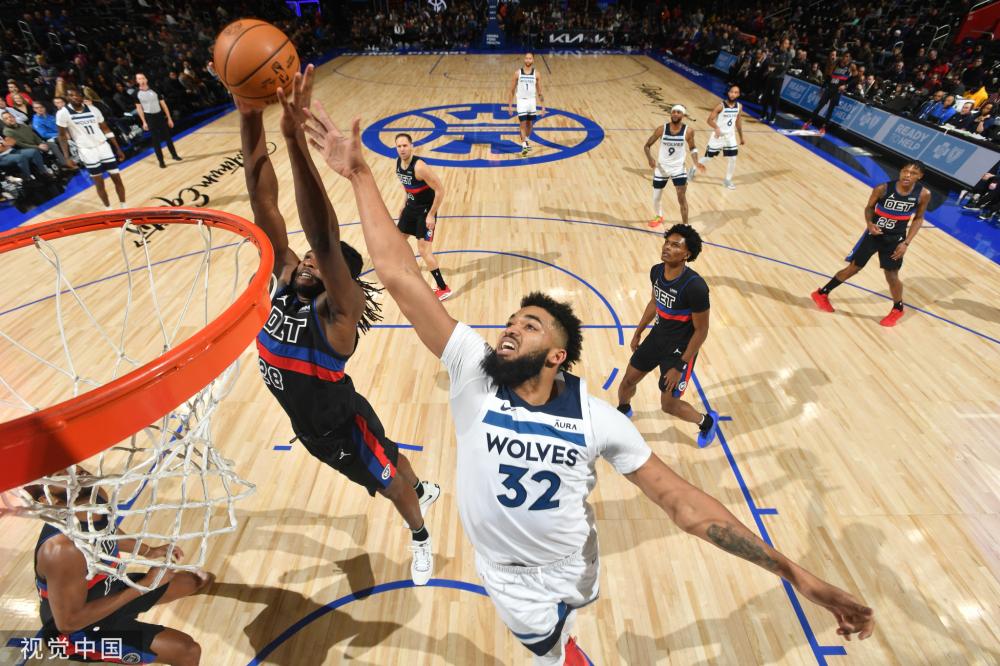 他们擦肩而 他们擦肩而